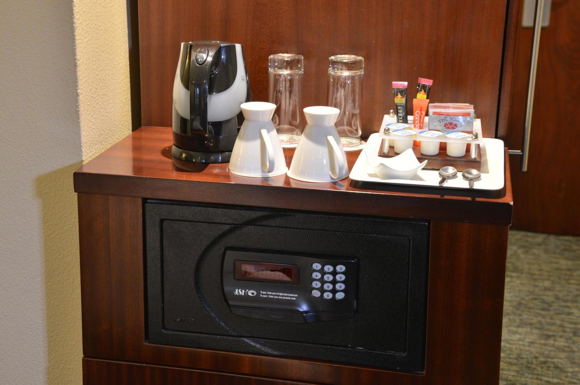City Lodge Hotel Форуэйс Номер фото